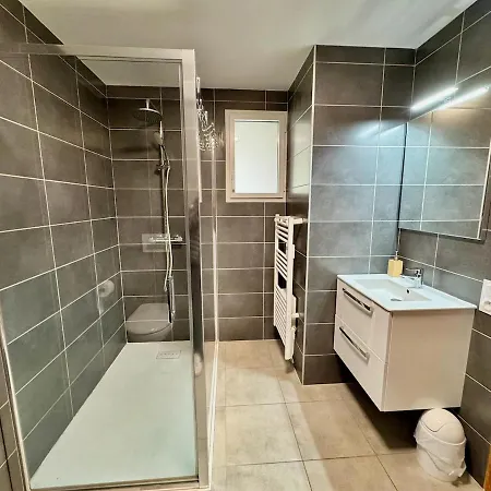 4-Person Apartment 50 M From Skyvall *
