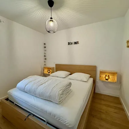 Apartman 4-Person Apartment 50 M From Skyvall *