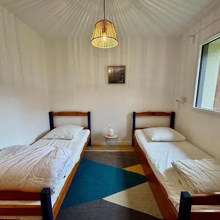 Daire 4-Person Apartment 50 M From Skyvall *